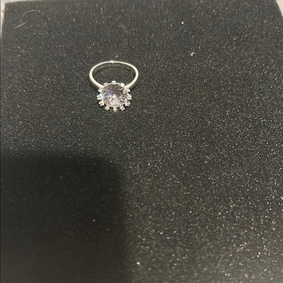 Elegant Silver Ring with Clear Gemstone